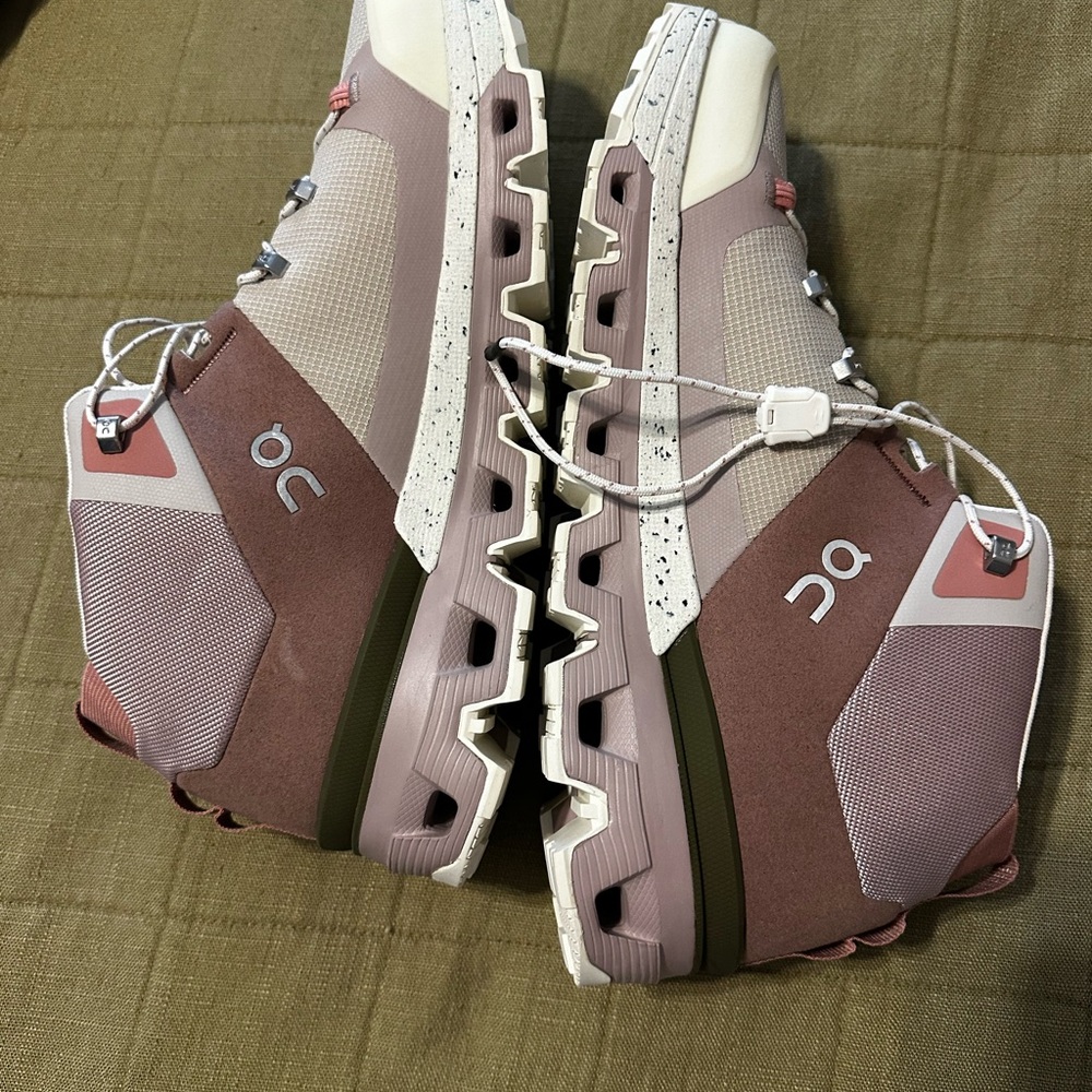 On Cloudtrax Hiking Boots NWOT Women’s Size 11 - Picture 4 of 9